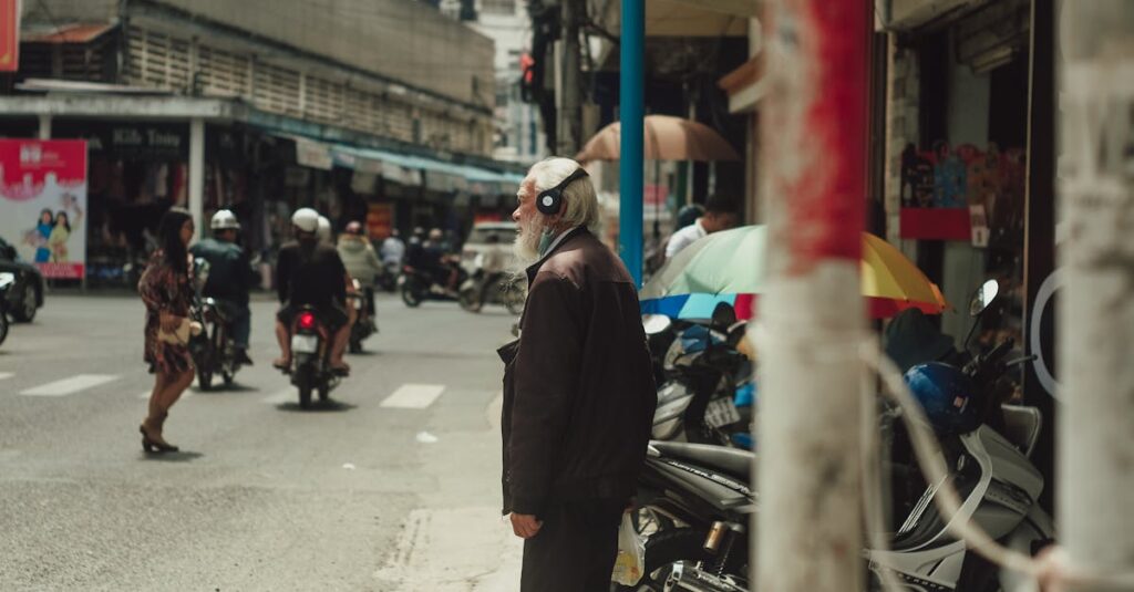 シニア向けにChatGPTの登録手順をやさしく説明している図解