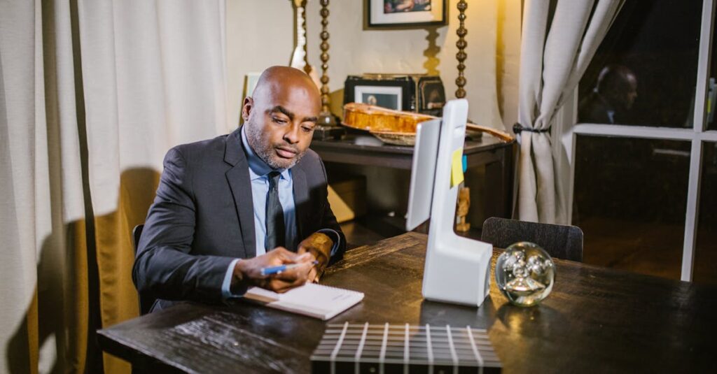 50代・60代のシニアが落ち着いて経験から学び、副業を慎重に進めているイメージ。安心感のある構図